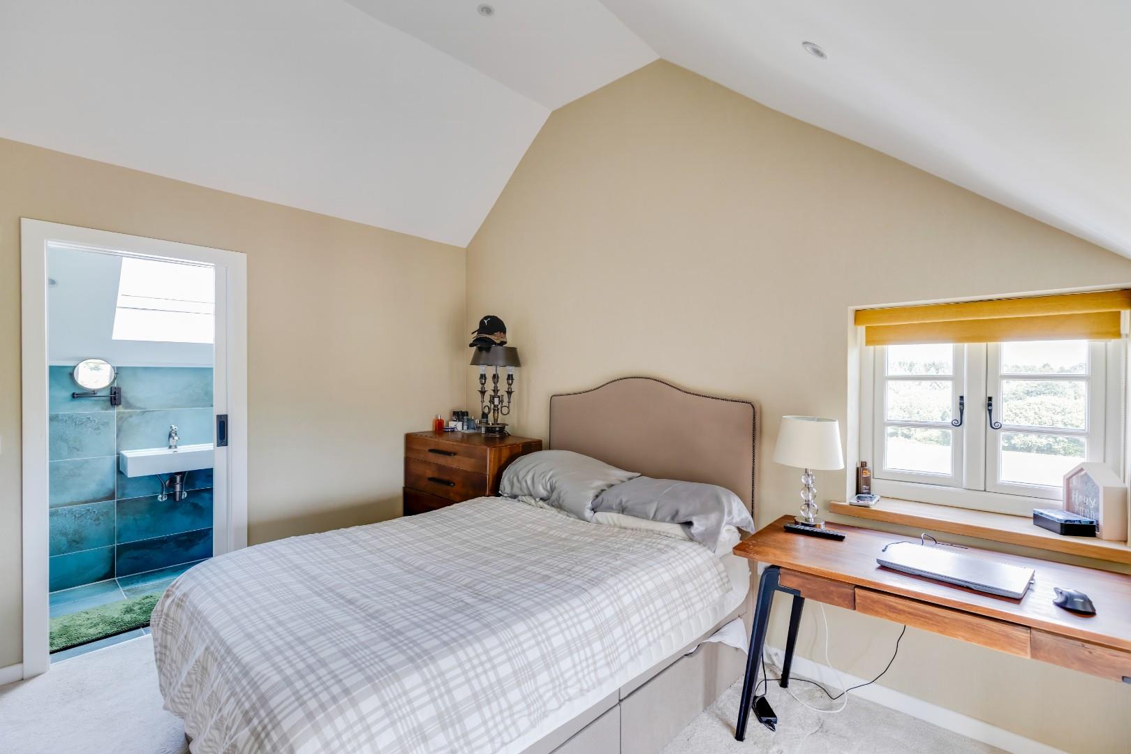 Warren Farm, Pendoylan, Nr Cowbridge, Vale of Glamorgan, CF71 7UJ